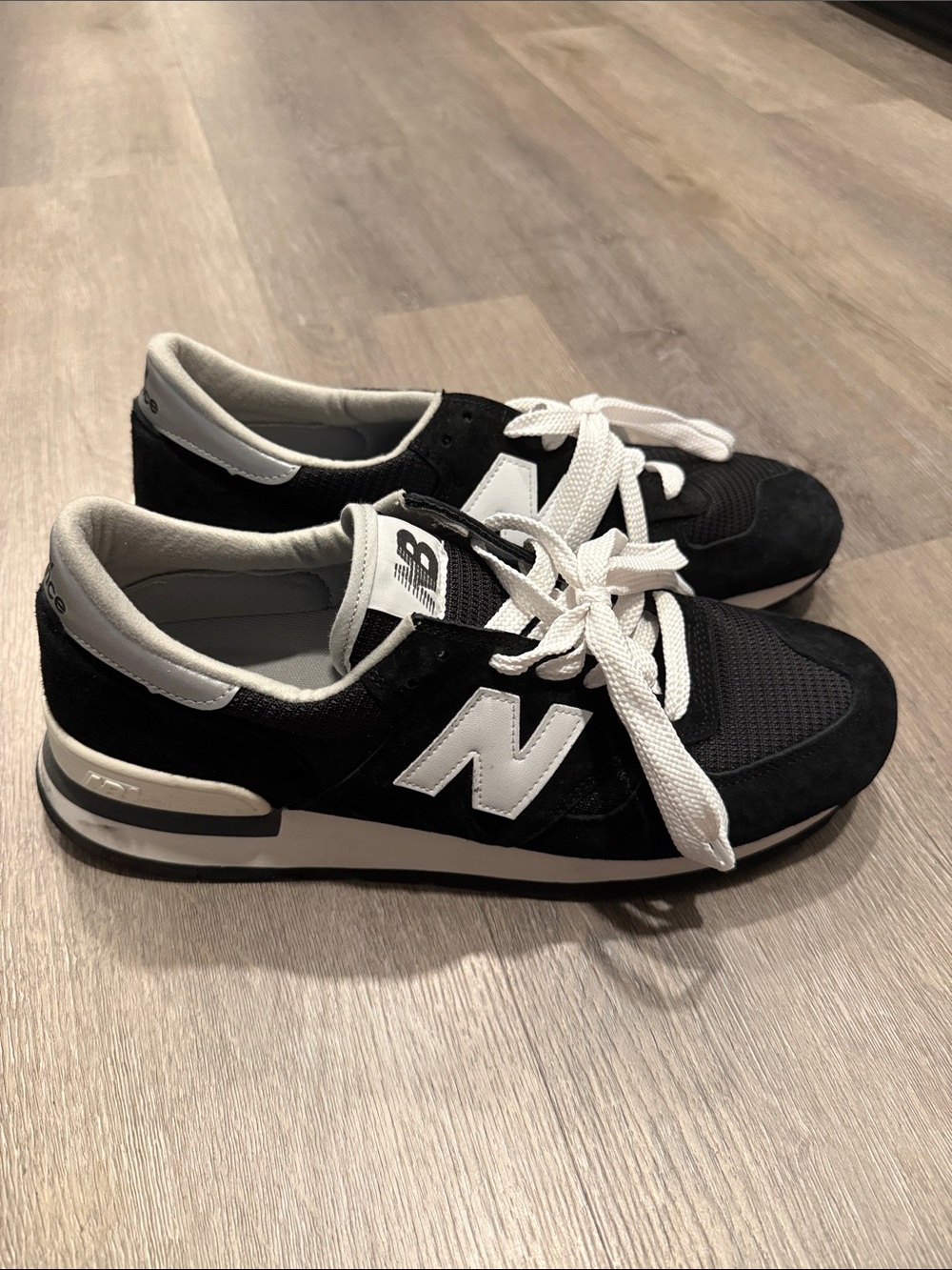 New Balance 990v1 Sneakers